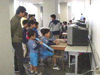 �u����̓}���I�������́H�v�u�h���L�[�R���O�v���v���C�����q���̌��ŉ���𕷂��Ă������񂪋����Ă���